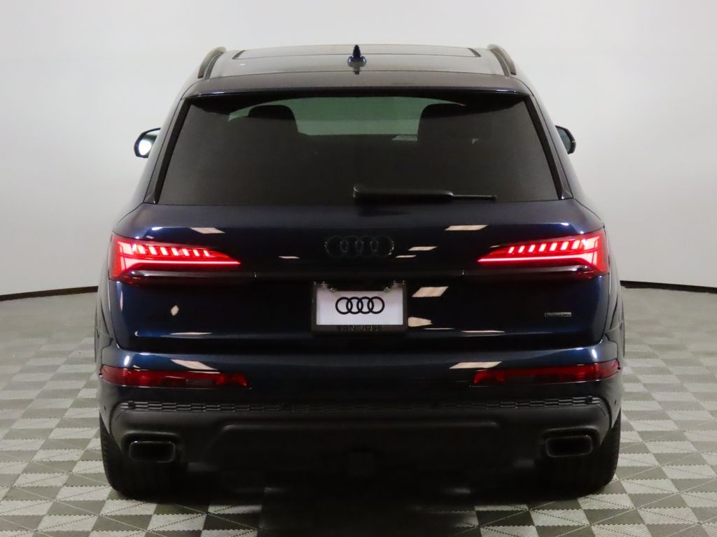 Thumbnail: 2026 Audi Q7 - 4