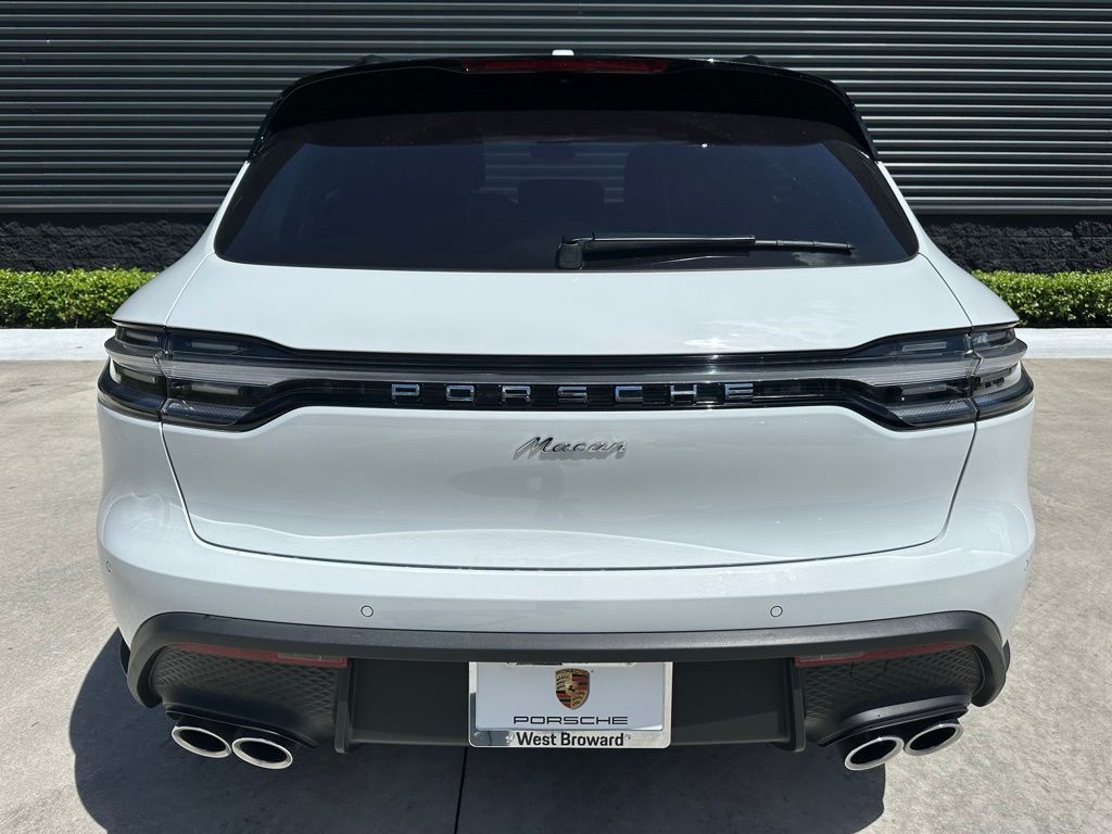 Thumbnail: 2025 Porsche Macan - 11