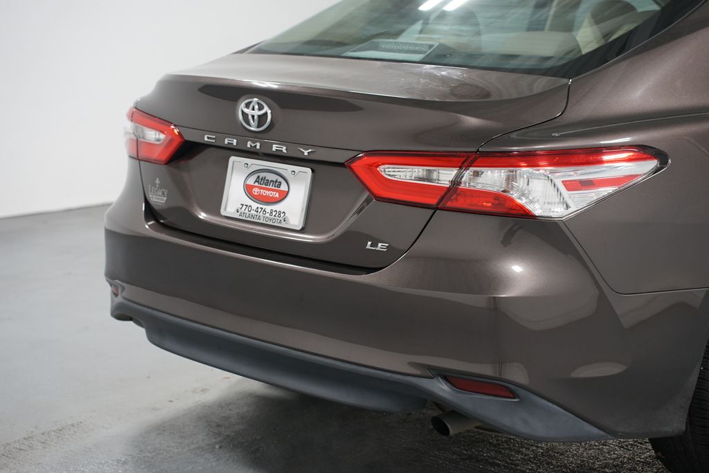 Thumbnail: 2018 Toyota Camry - 9