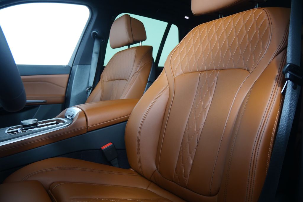 Thumbnail: 2026 BMW X5 - 11