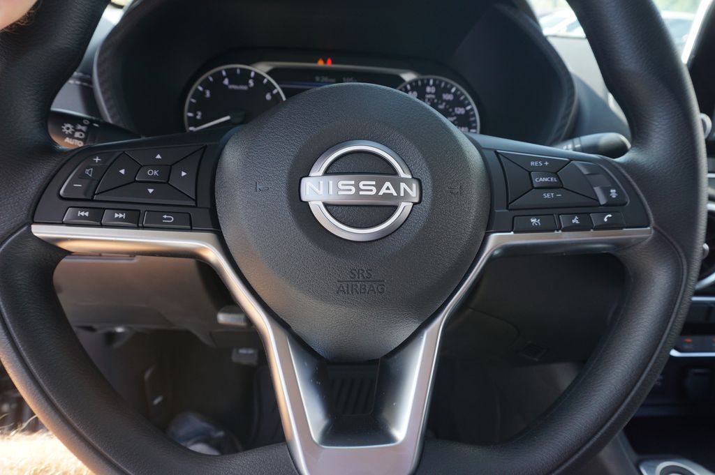 2024 Nissan Sentra SV 17