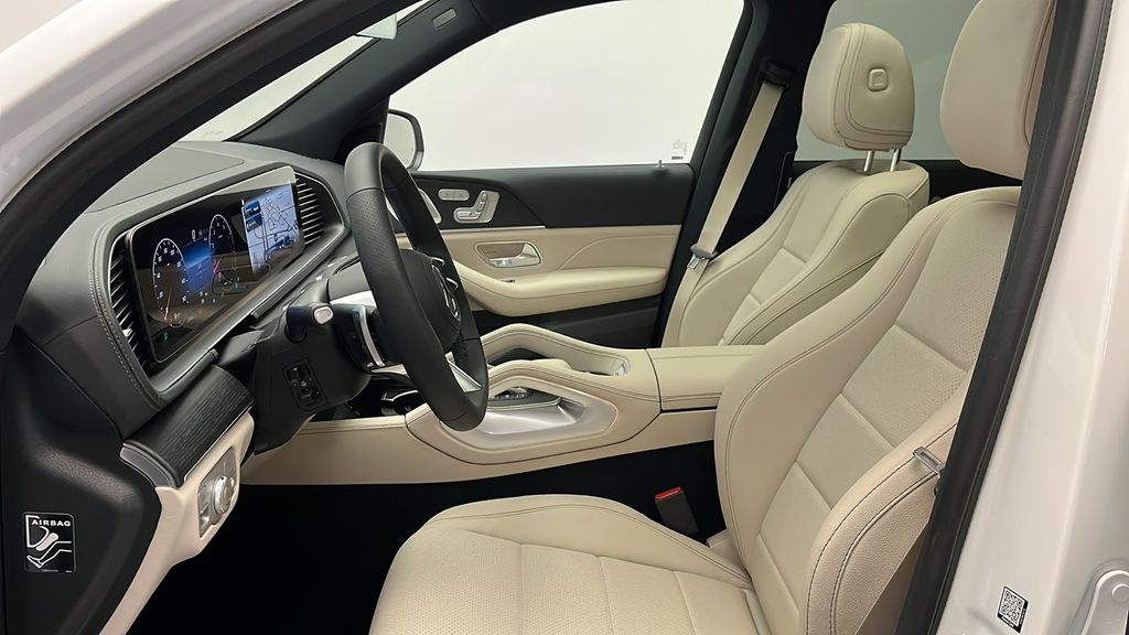 2025 Mercedes-Benz GLS 450 4MATIC 12