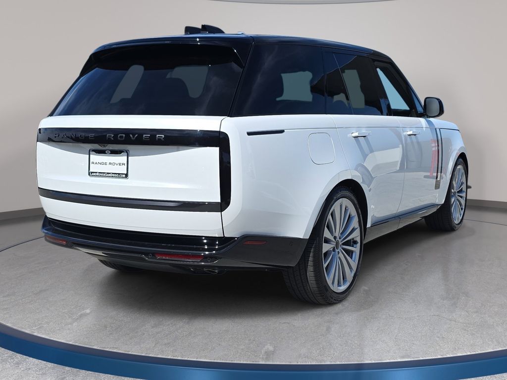 New 2026 White Land Rover SE image 5