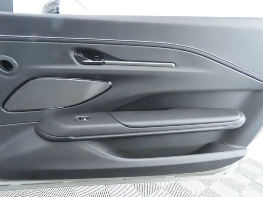 Thumbnail: 2026 Aston Martin Vantage - 31