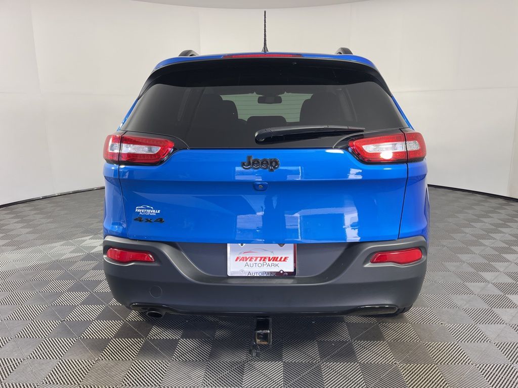 Thumbnail: 2018 Jeep Cherokee - 7