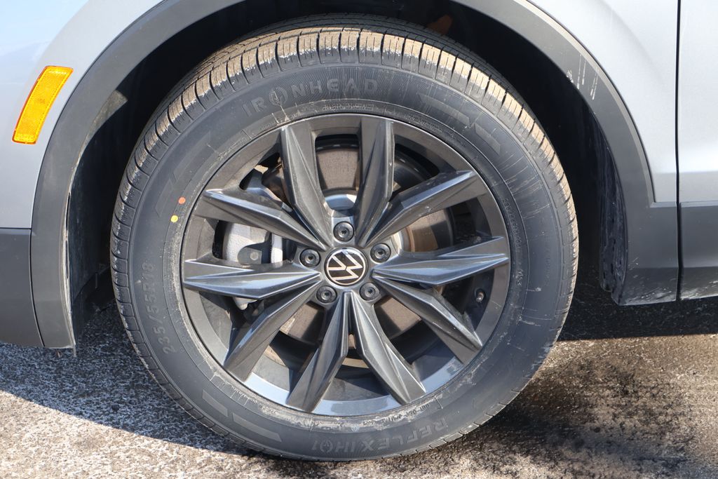Thumbnail: 2024 Volkswagen Tiguan - 11
