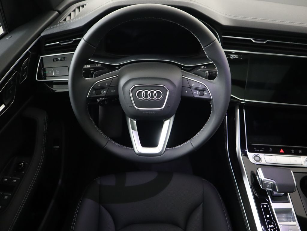 Thumbnail: 2026 Audi Q8 - 11