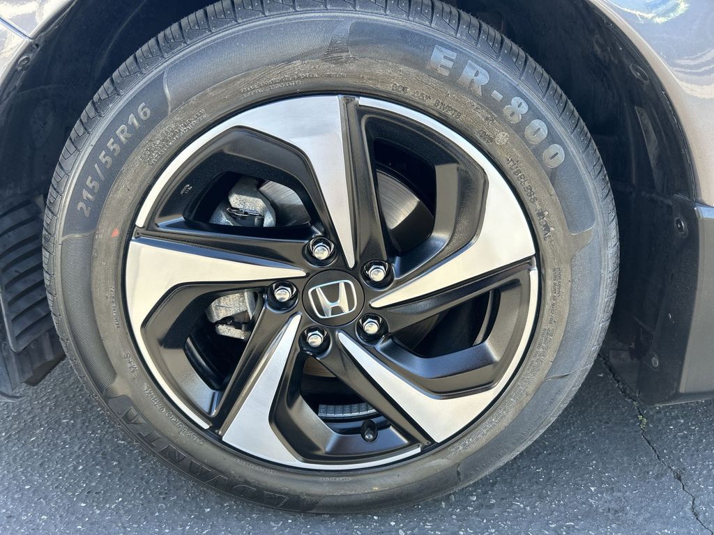 Thumbnail: 2021 Honda Insight - 10