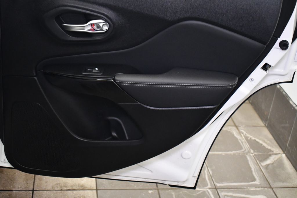 Thumbnail: 2023 Jeep Cherokee - 27