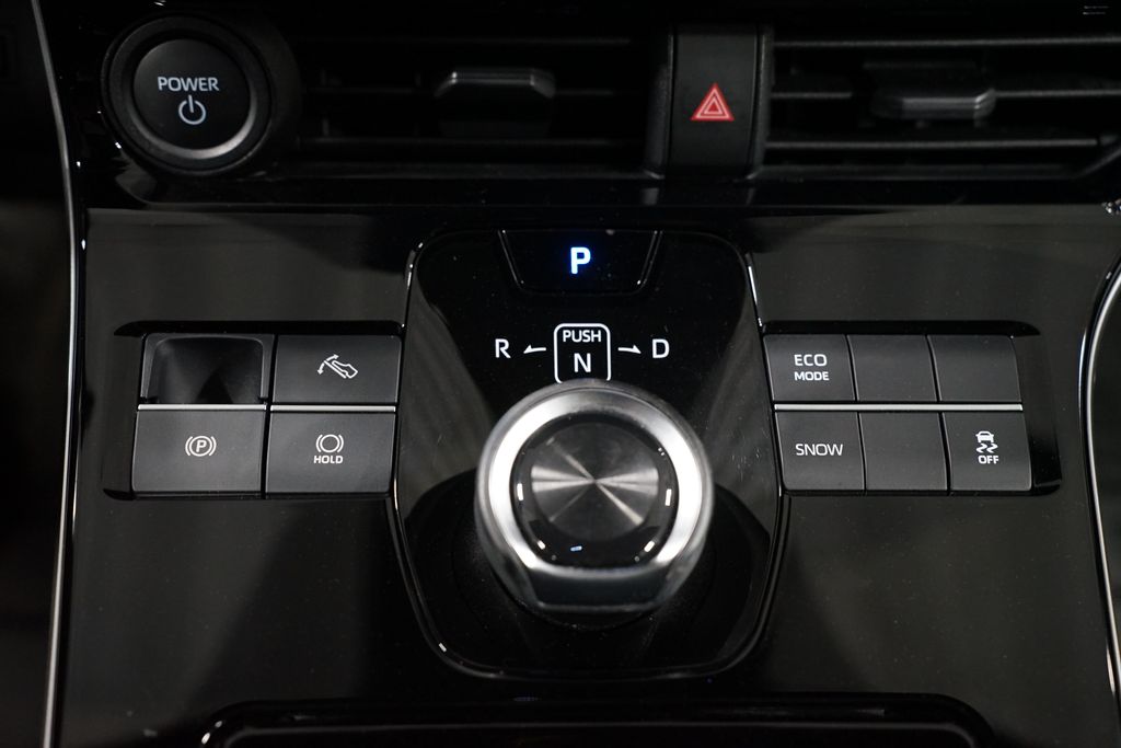 Thumbnail: 2024 Toyota bZ4X - 21