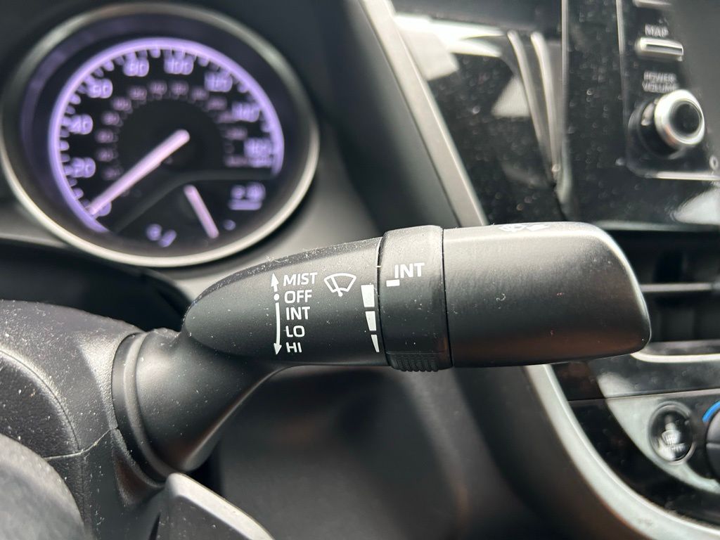 2022 Toyota Camry SE 27