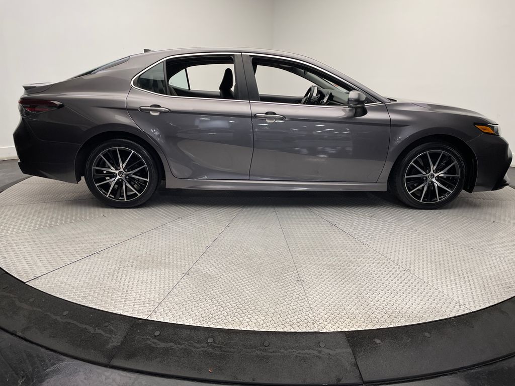 2023 Toyota Camry SE 4