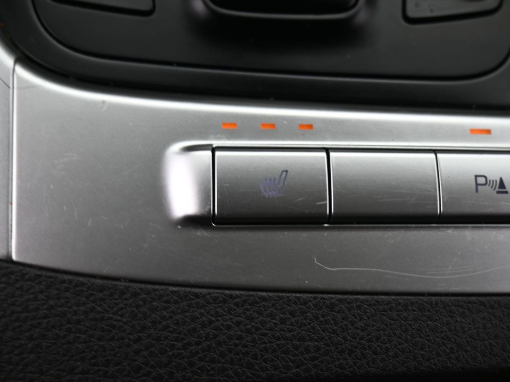 Used 2025 Aurora Black Pearl Kia LXS image 24