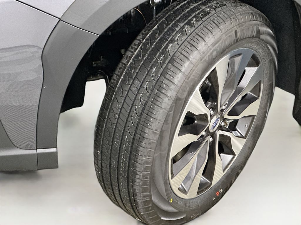 2025 Subaru Outback Limited - Photo 25