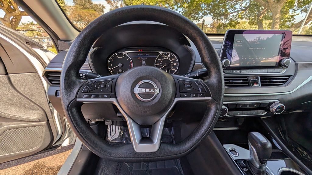 Used 2024 Nissan Altima 2.5 SV 4D Sedan