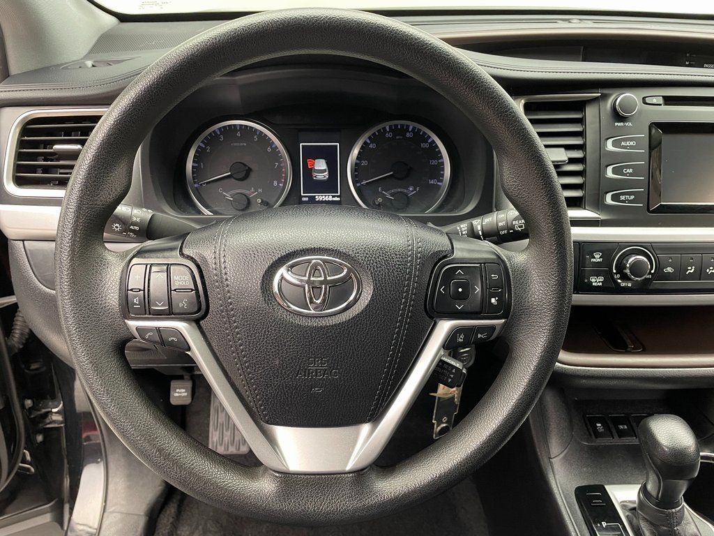 Thumbnail: 2019 Toyota Highlander - 20