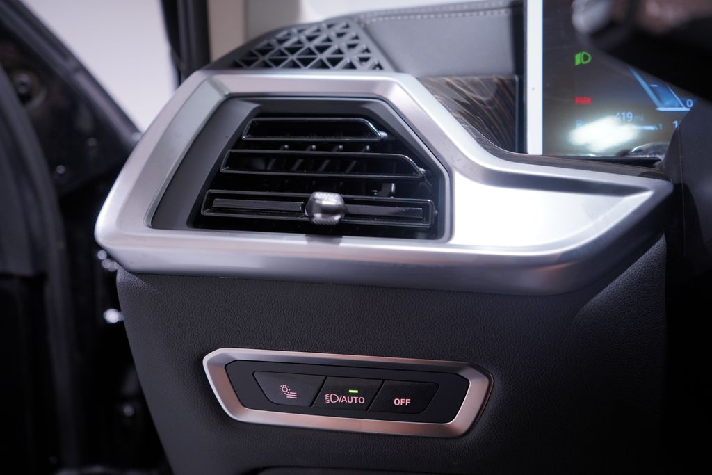 Thumbnail: 2025 BMW X7 - 20