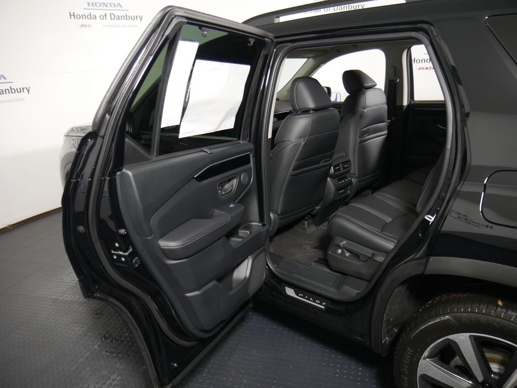Thumbnail: 2026 Honda Pilot - 9