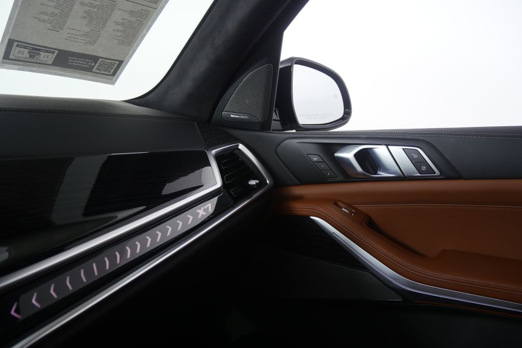 Thumbnail: 2024 BMW X7 - 27