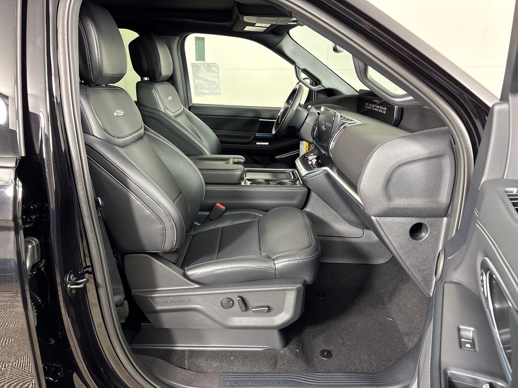 New 2027 Black Ford Platinum image 5