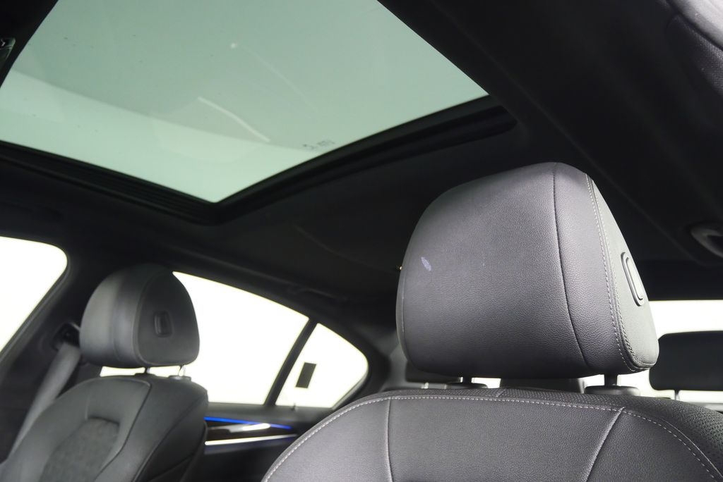 Thumbnail: 2023 BMW 5 Series - 12