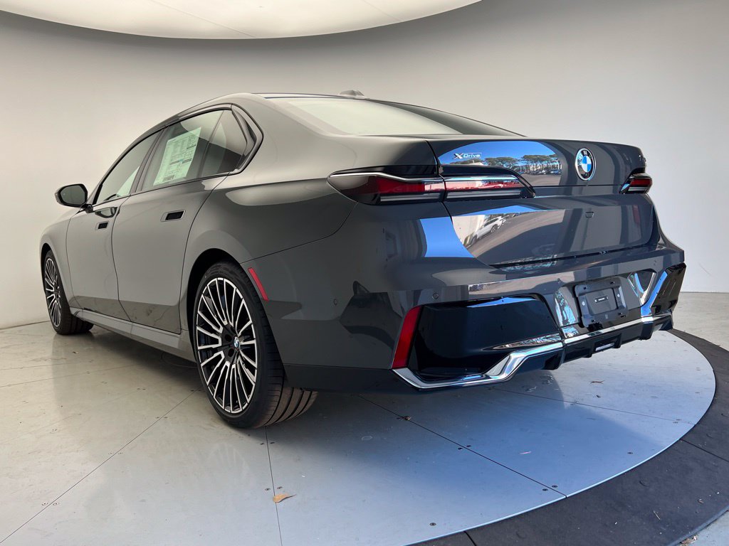 Thumbnail: 2026 BMW 7 Series - 31