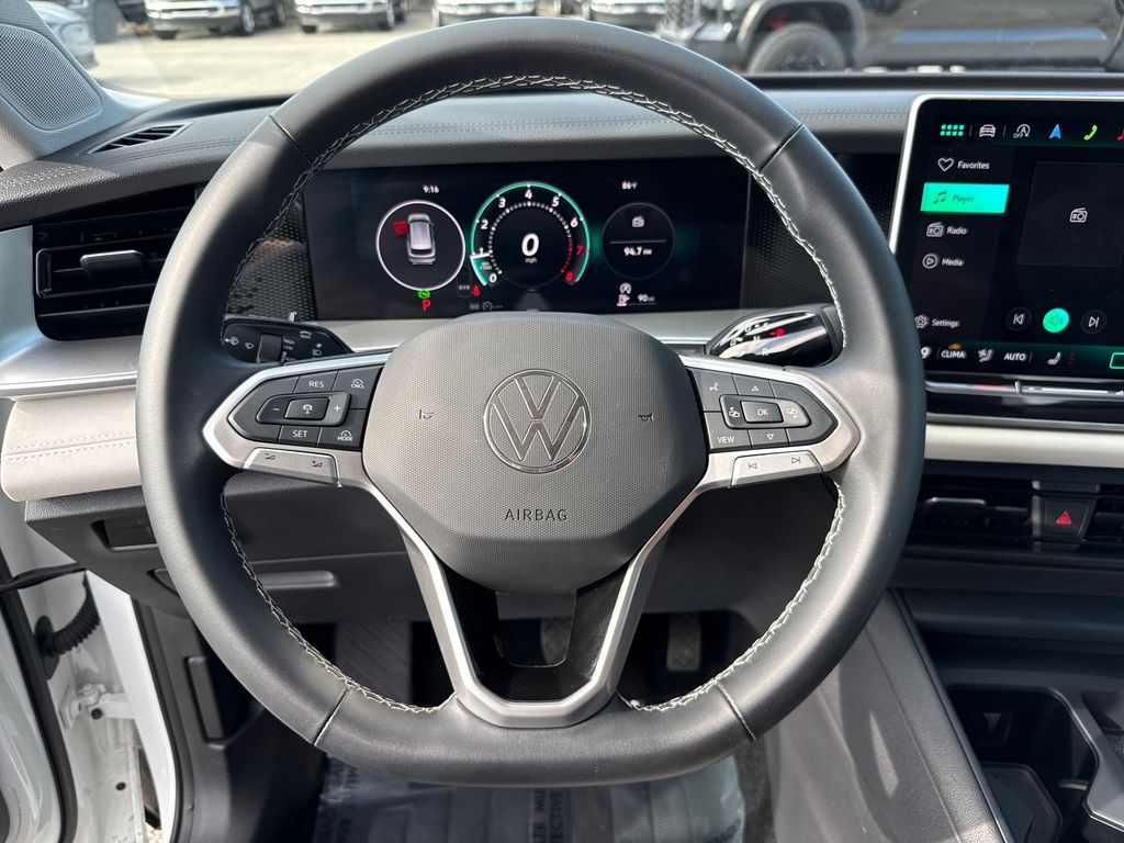 Certified Used 2025  Volkswagen 2.0T SE image 13