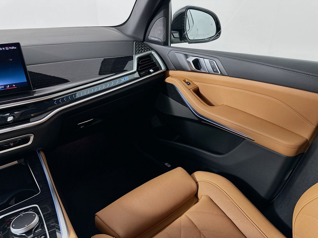Thumbnail: 2025 BMW X5 - 24