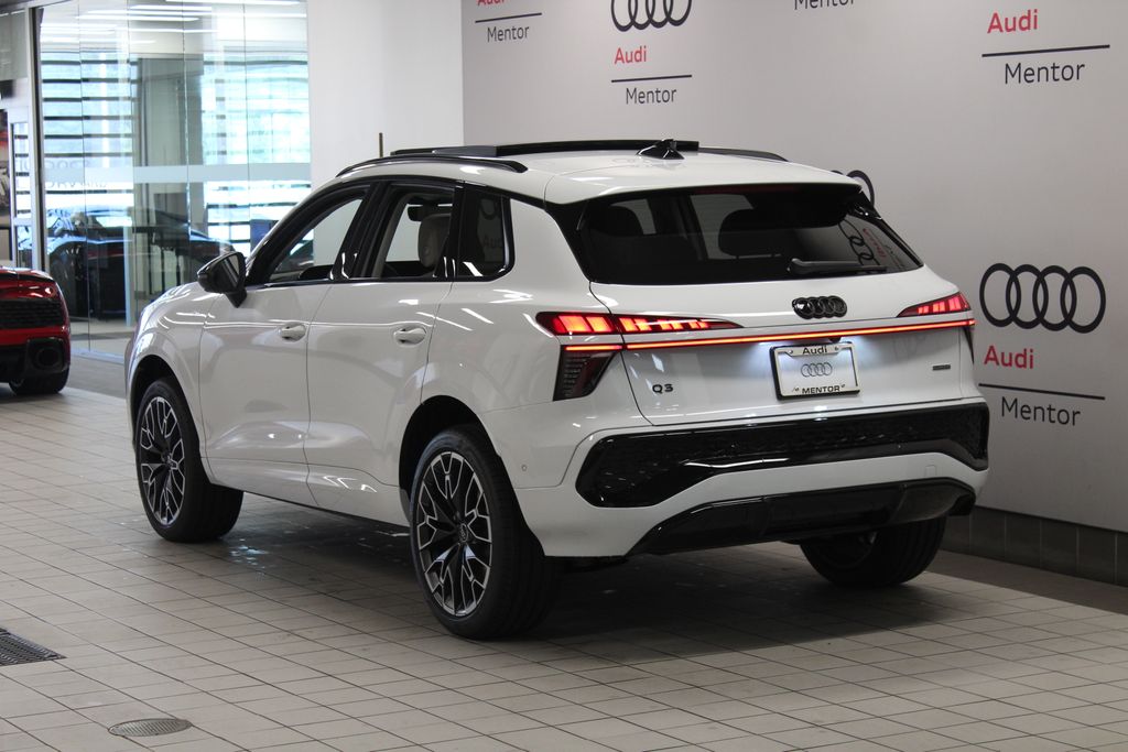 Thumbnail: 2026 Audi Q3 - 4