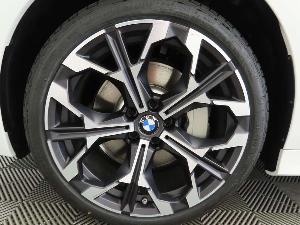 Thumbnail: 2026 BMW 3 Series - 30