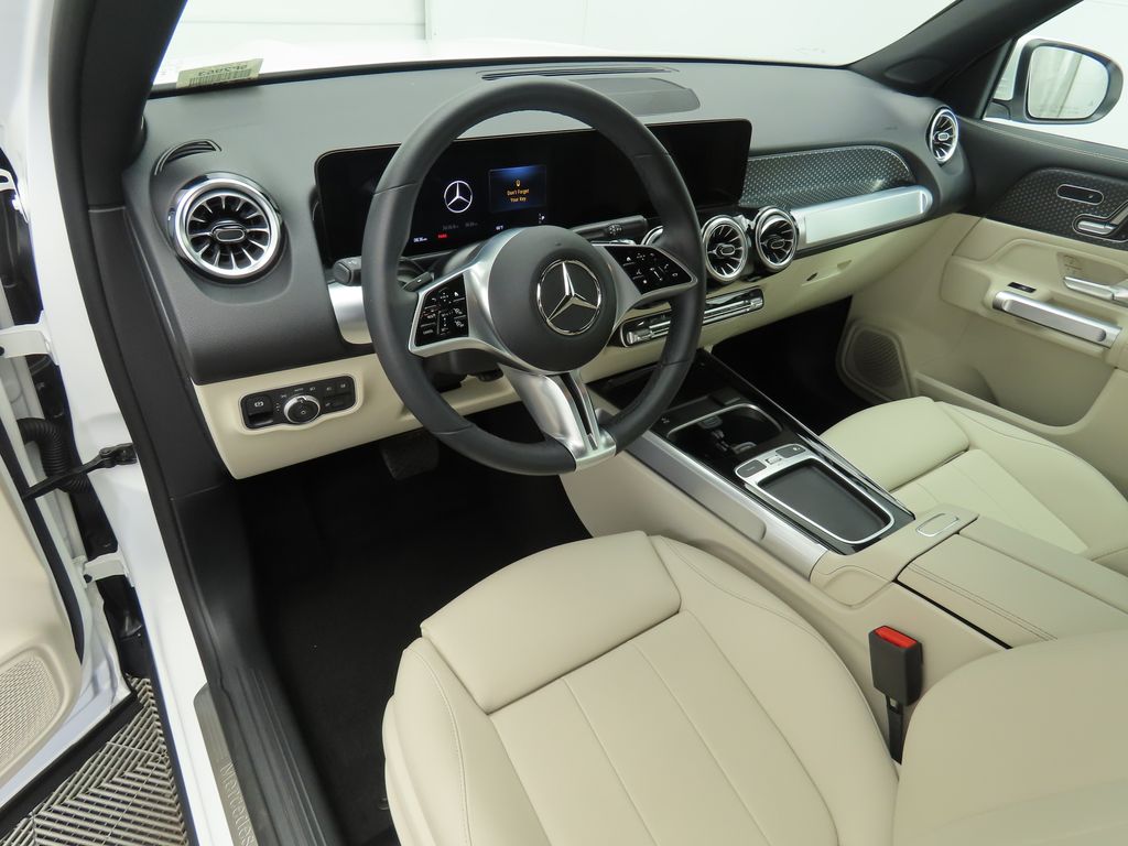 2025 Mercedes-Benz GLB 250 9