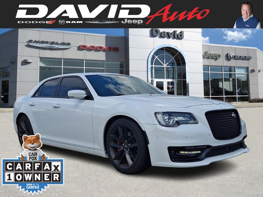 Bright White Clearcoat 2023 Chrysler 300 Sedan Rear-Wheel Drive 8-Speed Automatic