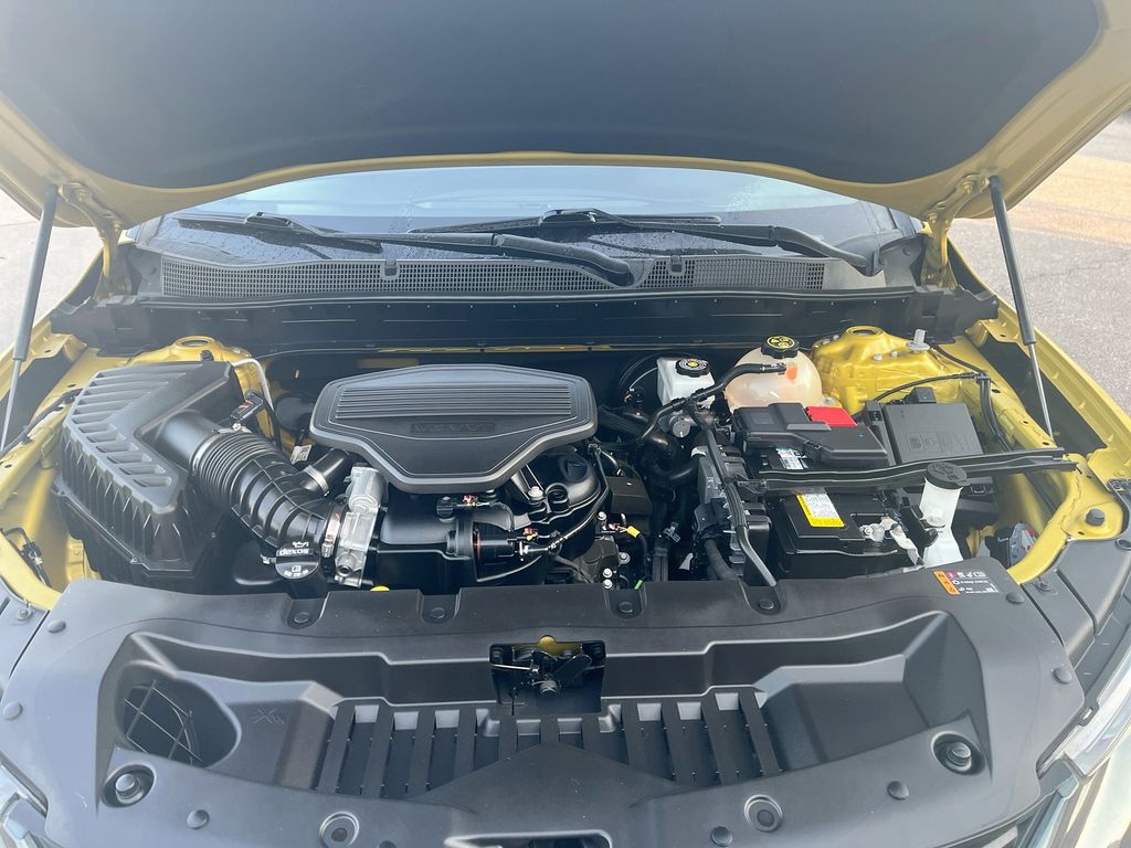 Used 2022 Yellow Chevrolet RS image 31