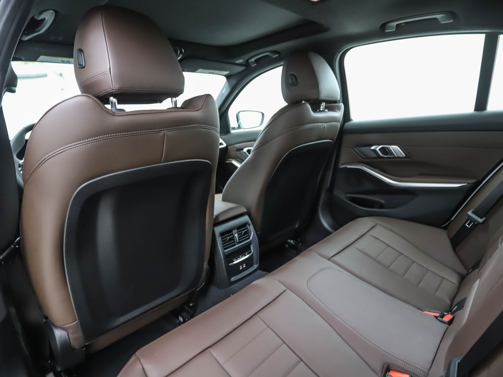 Thumbnail: 2025 BMW 3 Series - 19