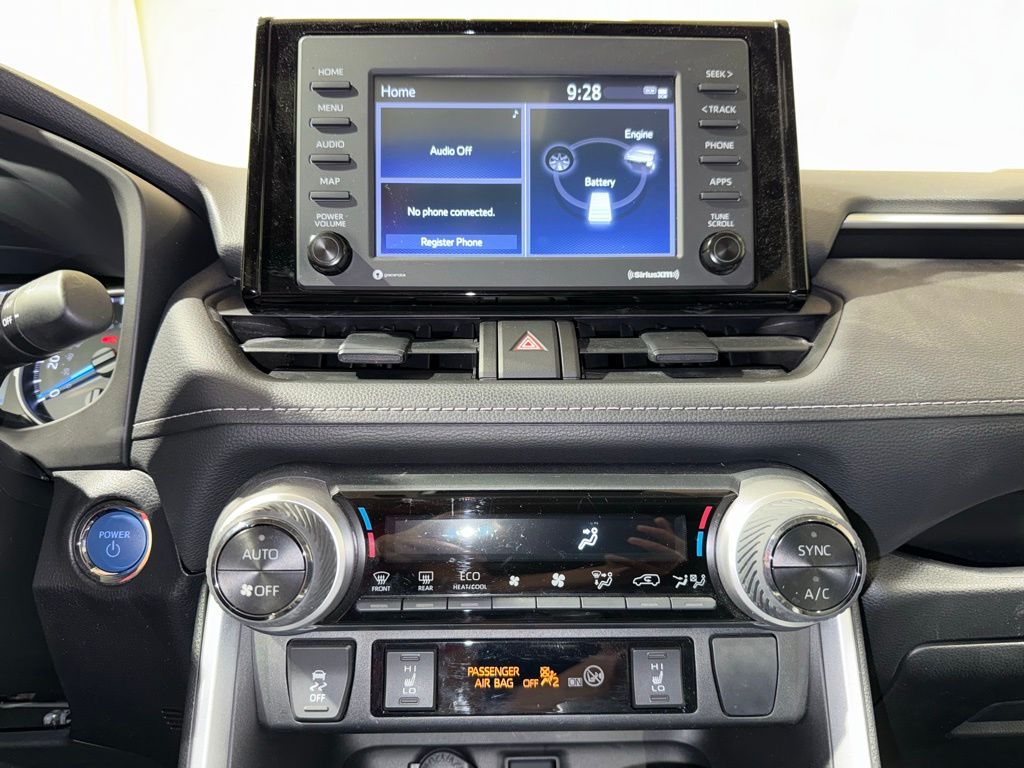 2022 Toyota RAV4 XLE 28