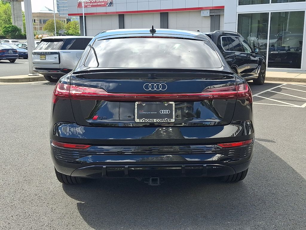 Thumbnail: 2024 Audi Q8 e-tron - 5