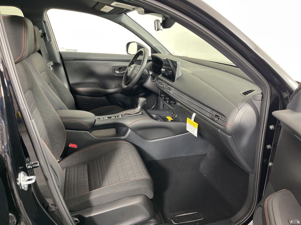2026 Honda HR-V Sport 8