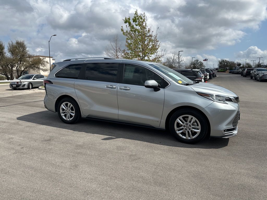 Used Car 2021 Toyota Sienna  For Sale Under $35,000 In Austin, Texas