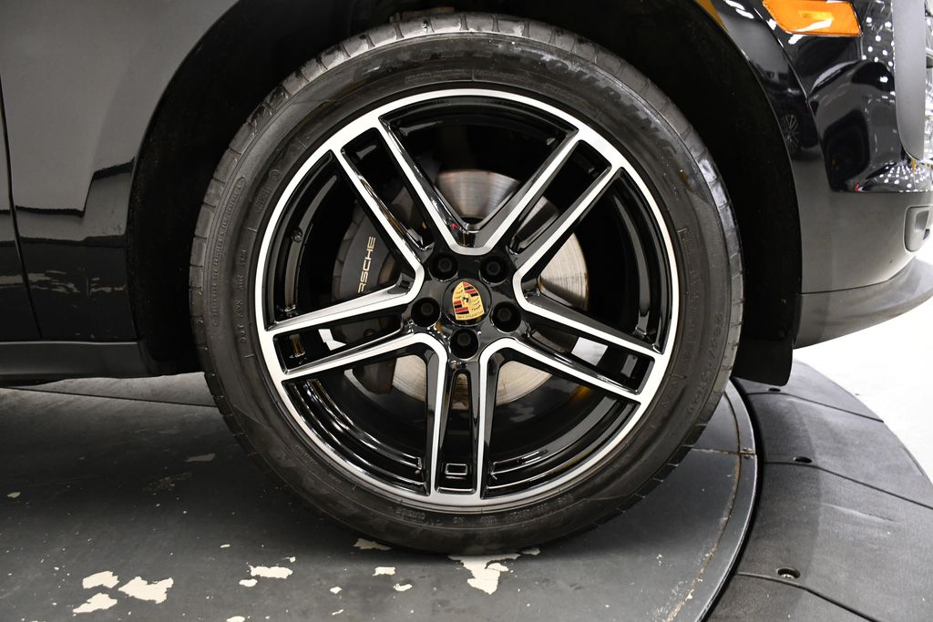 2021 Porsche Macan  17