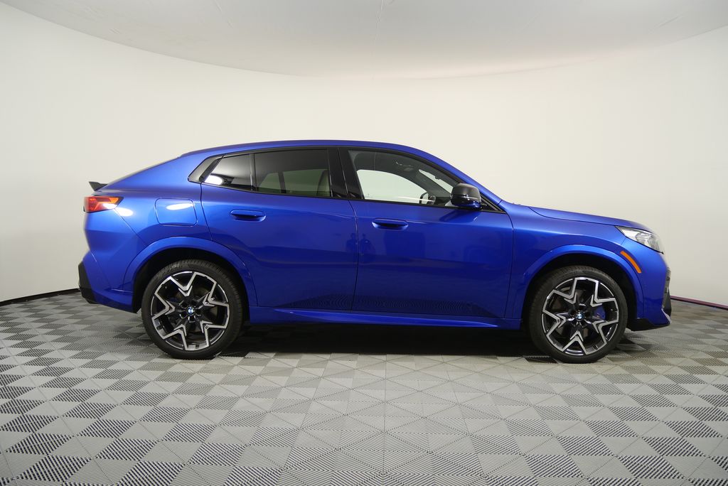 Thumbnail: 2025 BMW X2 - 2