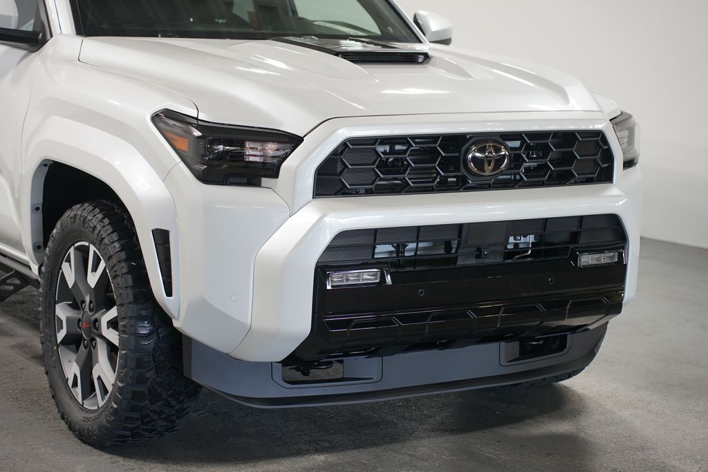 Thumbnail: 2025 Toyota 4Runner - 4