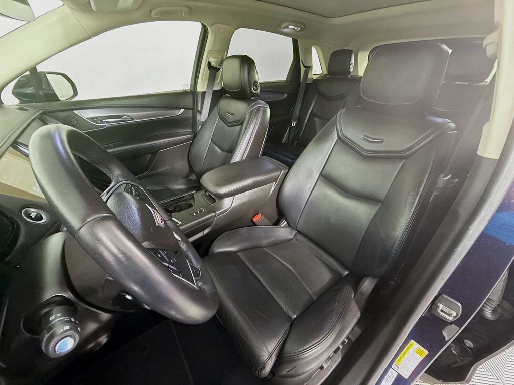 Thumbnail: 2017 Cadillac XT5 - 20
