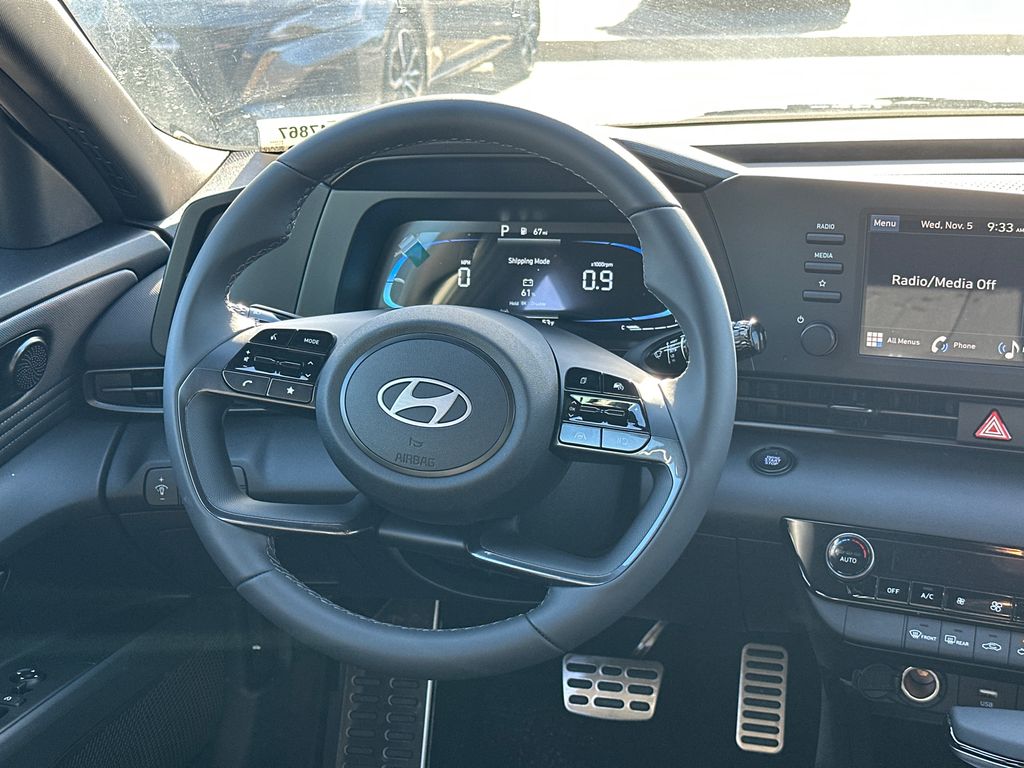 Used 2025 Silver Hyundai SEL Sport image 23