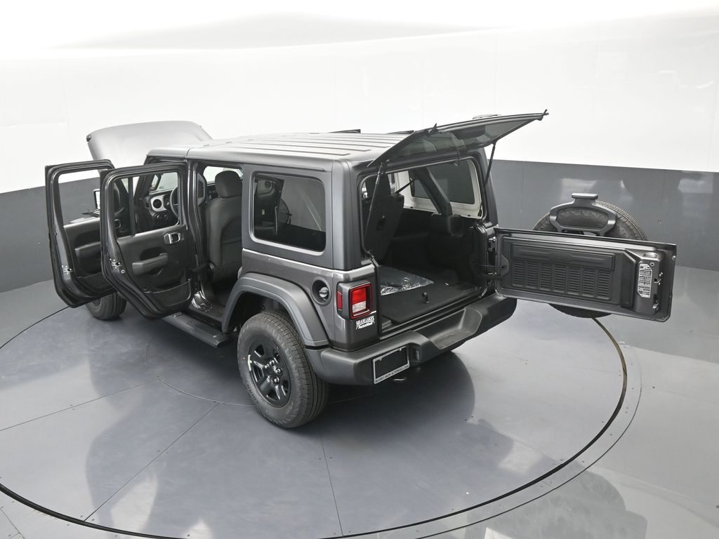 New 2026 Granite Crystal Metallic Clearcoat Jeep Sport image 57