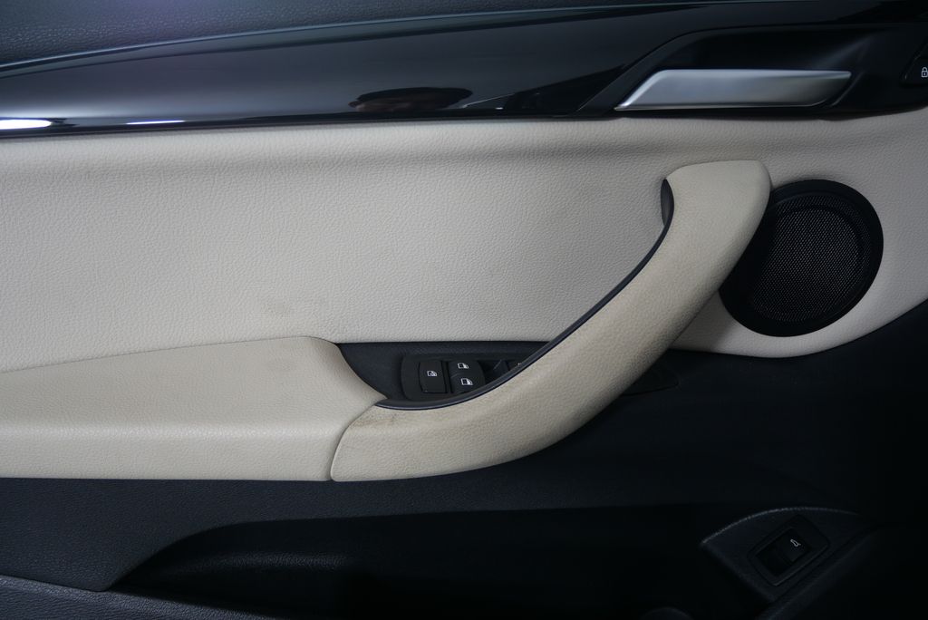 2022 BMW X1 sDrive28i 8