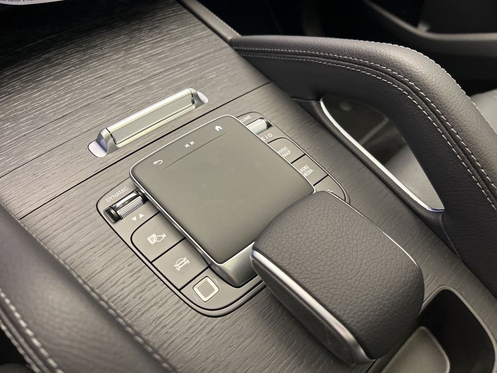 Thumbnail: 2026 Mercedes-Benz GLE - 21