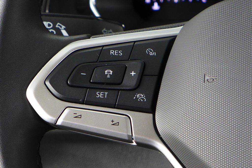 Thumbnail: 2023 Volkswagen Jetta - 27