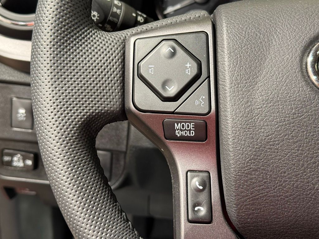 2022 Toyota Tacoma TRD Off-Road 21