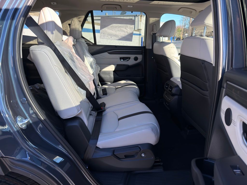 Thumbnail: 2026 Honda Pilot - 24