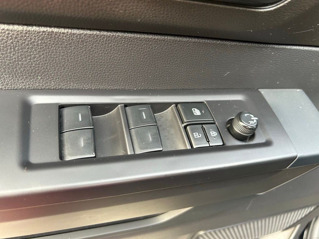 2023 Toyota Tundra SR 16